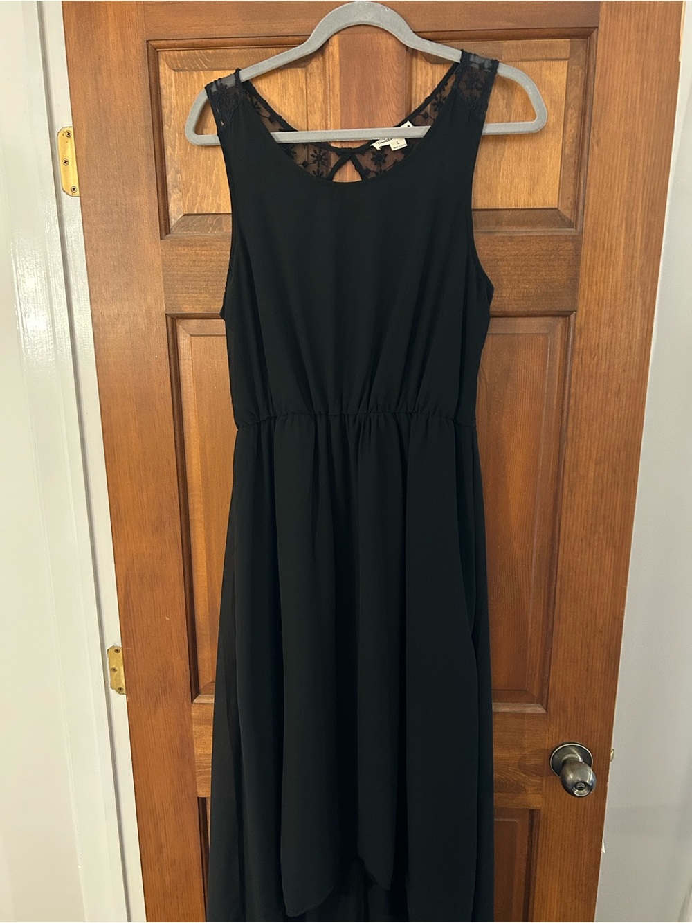 Black Sleeveless Lace-Back Dress
